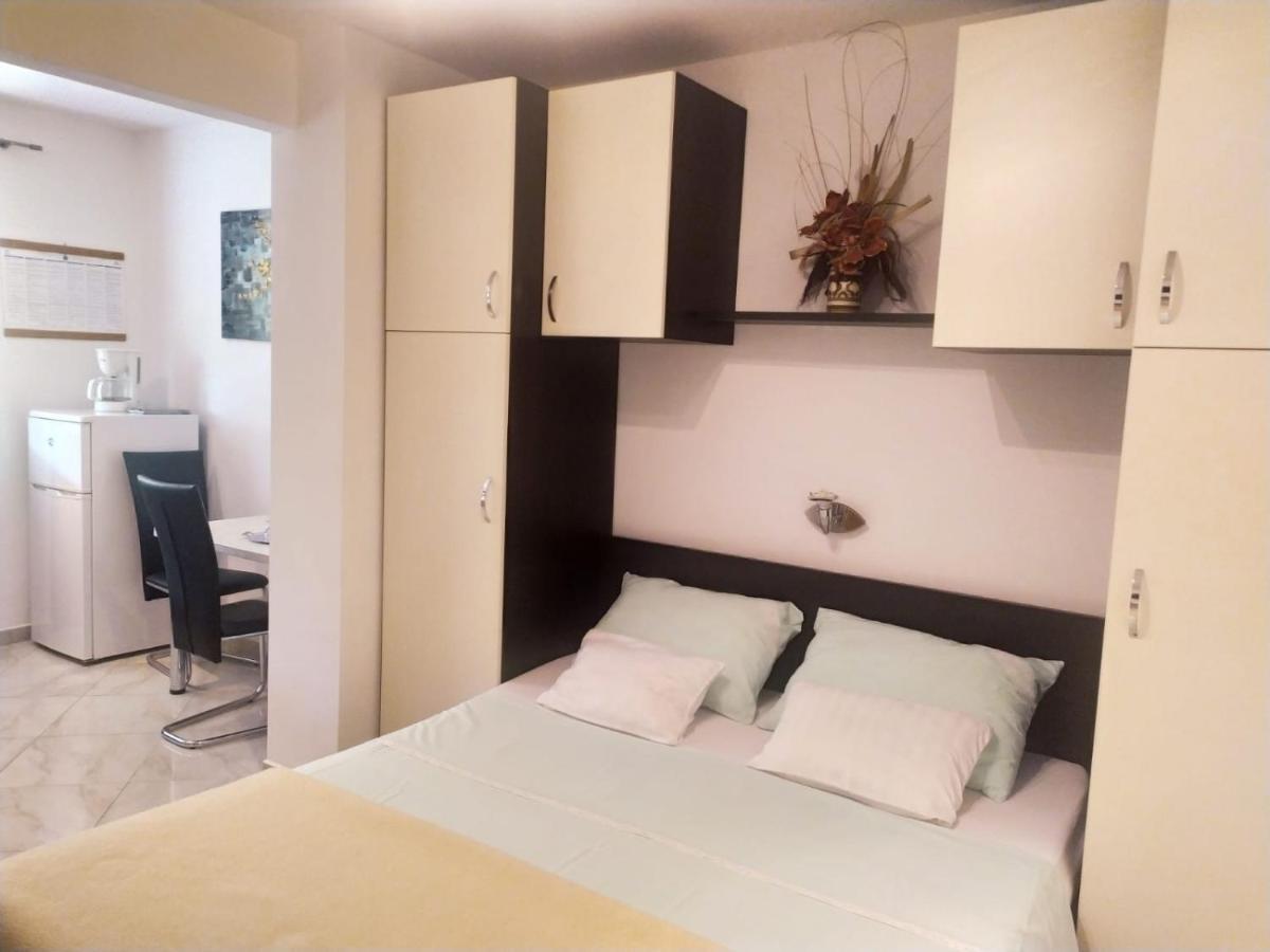 Rimbaldo Apartments Krk Town Exterior foto